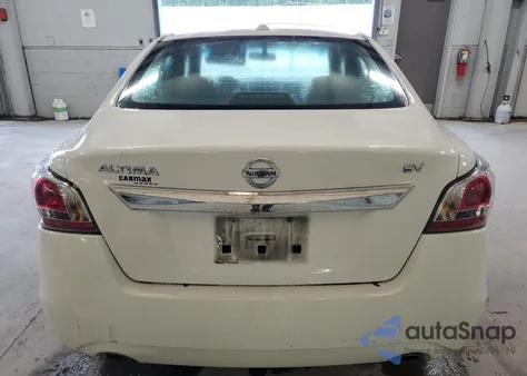 2015 Nissan Altima 2.5 z USA, uszkodzony, nr VIN 1N4AL3APXFC570402
